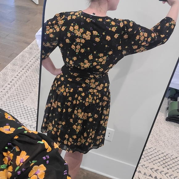 Cabi Black Floral Mesh Stretch Wrap Dress Size Small - Picture 5 of 10